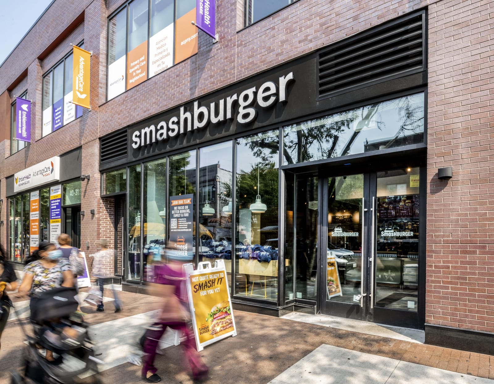 Innovative FastCasual Restaurant Design & Branding for Smashburger by